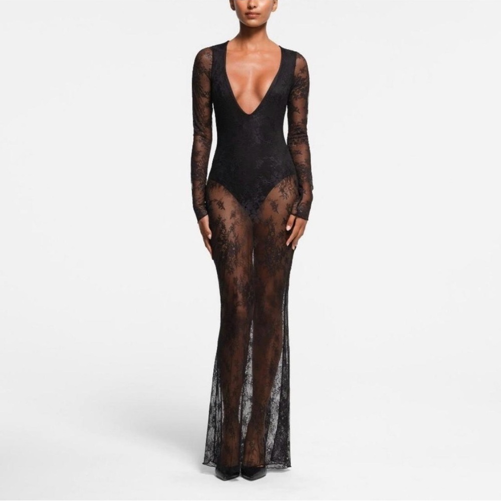 SKIMS *NWT ULTRA FINE LACE PLUNGE LONG DRESS | COLOR: ONYX - Picture 1 of 9